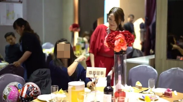 女子大鬧婚宴被罵翻 自稱是“時代力量”黨工 女子大鬧婚宴被罵翻 自稱是“時代力量”黨工