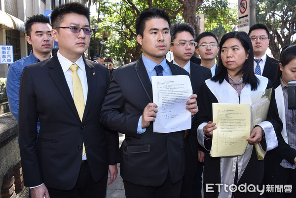 ���M�h�Gɫ�ֲ�����Թ ��Ӣ�������y"��"�����p��A��