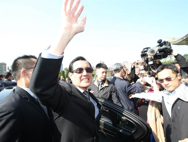 從“票房毒藥”到“藍營春鑰” 馬英九或將重返政壇 從“票房毒藥”到“藍營春鑰” 馬英九或將重返政壇