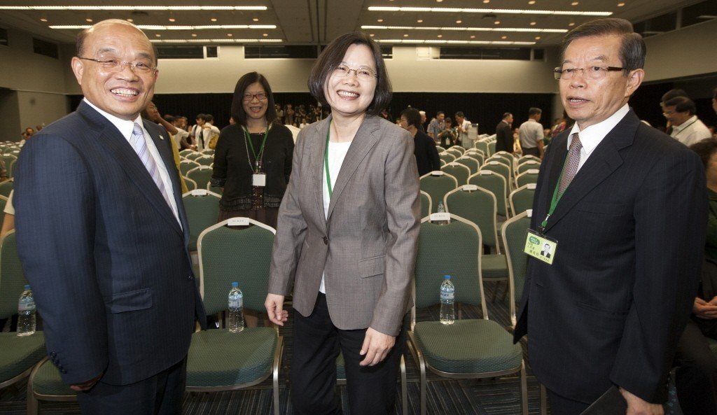 民進黨4大咖被封"臺灣最大詐騙集團" 臺網(wǎng)友吁遣送大陸 民進黨4大咖被封"臺灣最大詐騙集團" 臺網(wǎng)友吁遣送大陸