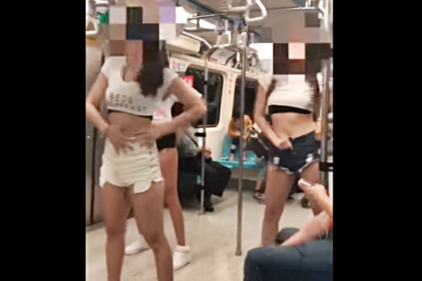 ������Ů���\܇������ �˿ͱ�Թ���_��