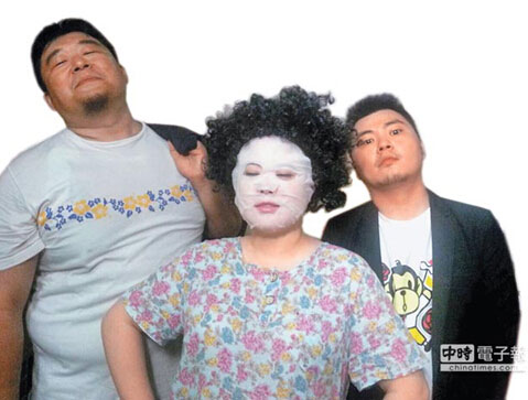 《魯蛇家的逆襲》,劇中人物“花媽頭”造型(中),被網友質疑影射高雄市長陳菊