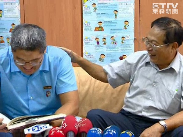 �B�����L�����ώ� �K�ⱬ��ʳ��������@������Ů��