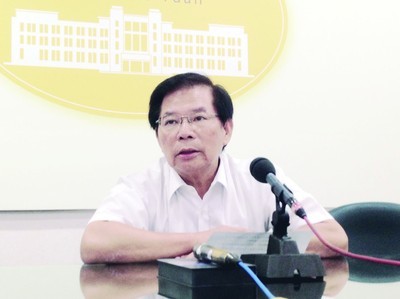 國(guó)民黨屏東參選人簡(jiǎn)太郎宣示:若當(dāng)選只做一屆(網(wǎng)絡(luò)圖) 國(guó)民黨屏東參選人簡(jiǎn)太郎宣示:若當(dāng)選只做一屆(網(wǎng)絡(luò)圖)