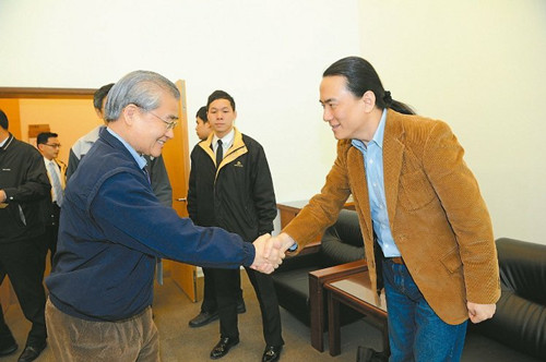 毛治國行政團隊網絡特訓專家對官員“大改觀”