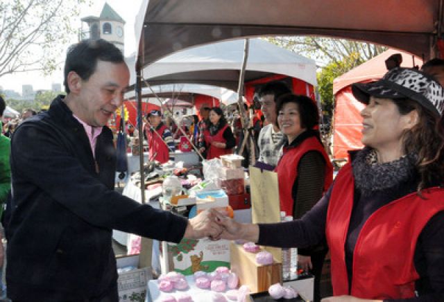 "藍委"回應2016人選:急事緩辦,民眾對國民黨有新期盼 "藍委"回應2016人選:急事緩辦,民眾對國民黨有新期盼