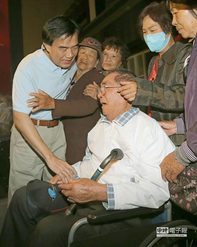 �_(t��i)�����h�L(zh��ng)��ȫ�̽���ö������_(t��i)��1500�f(w��n)Ԫ�����������_(t��i)�ϵ�Ժ�r(sh��)�c��ĸ�H������