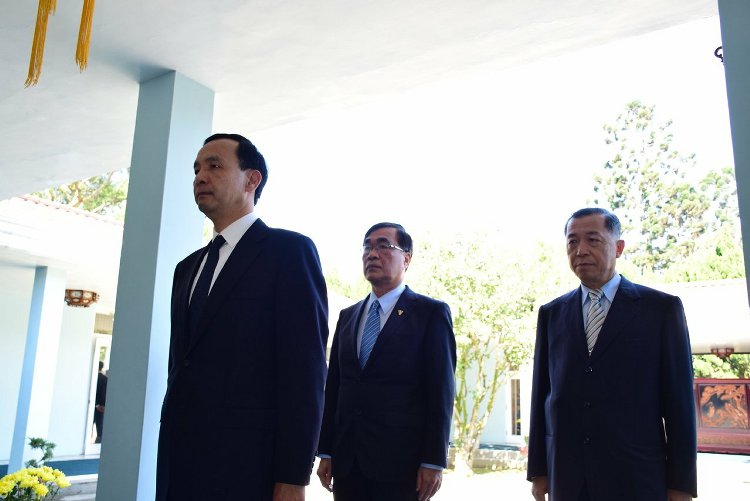 �Y��ʯ����40���� �RӢ�����������Ⱥ��]��(�M�D)