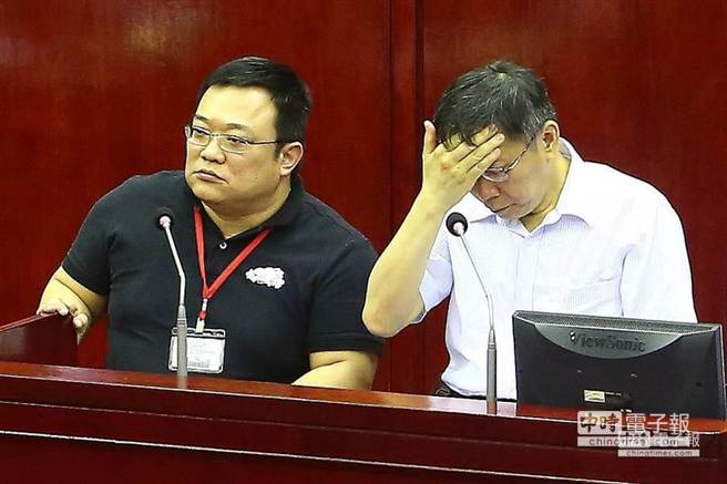 議員要求鍘洪智坤 柯文哲護:身障找工作不易 議員要求鍘洪智坤 柯文哲護:身障找工作不易