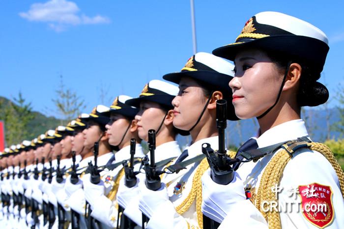 中評(píng)社報(bào)道稱,紀(jì)念抗戰(zhàn)勝利70周年大閱兵即將到來,這是中國首次非國慶閱兵,因此備受世界矚目。(中評(píng)社報(bào)道截圖) 中評(píng)社報(bào)道稱,紀(jì)念抗戰(zhàn)勝利70周年大閱兵即將到來,這是中國首次非國慶閱兵,因此備受世界矚目。(中評(píng)社報(bào)道截圖)