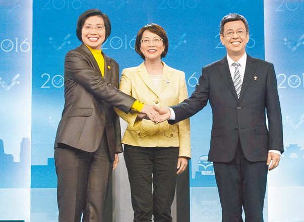 學者評副“總統”辯論:不精彩 王感性、陳無趣、徐答非所問 學者評副“總統”辯論:不精彩 王感性、陳無趣、徐答非所問