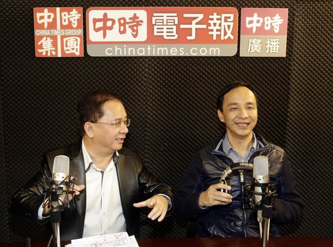 朱立倫批民進(jìn)黨策略是“拖” 遺憾蔡英文什么都說(shuō)不清 朱立倫批民進(jìn)黨策略是“拖” 遺憾蔡英文什么都說(shuō)不清