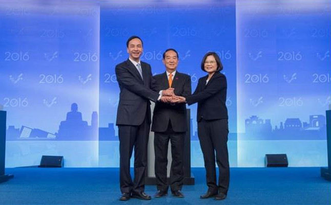 學者評"大選"辯論:朱立倫攻守俱佳 蔡英文自我壓縮 學者評"大選"辯論:朱立倫攻守俱佳 蔡英文自我壓縮