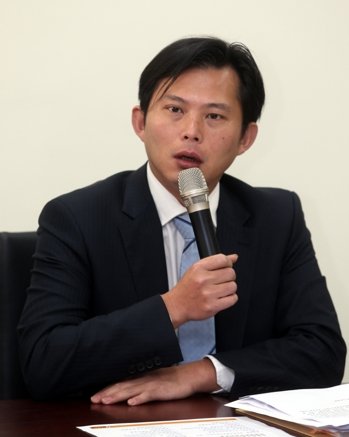 時代力量提案擴大“立法院”調查權 蔡正元批其“東廠”政權 時代力量提案擴大“立法院”調查權 蔡正元批其“東廠”政權