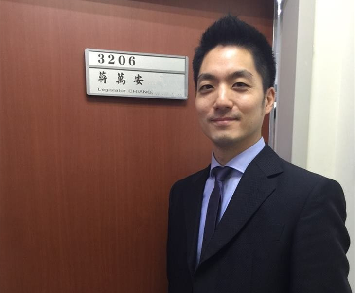 蔣介石曾孫首次總質(zhì)詢關(guān)注人才問題 獲大批媒體關(guān)注 蔣介石曾孫首次總質(zhì)詢關(guān)注人才問題 獲大批媒體關(guān)注