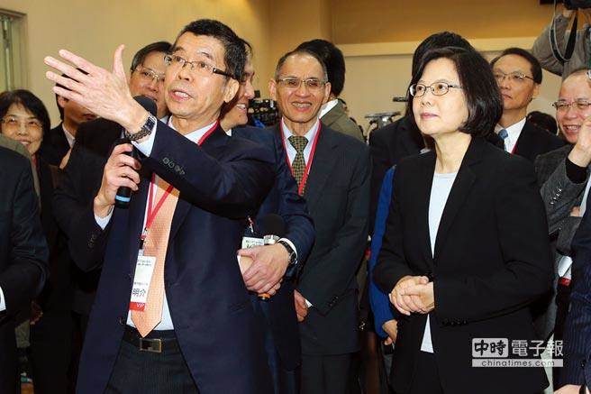 臺學者:蔡英文產業之旅已成新貪腐的發起線 臺學者:蔡英文產業之旅已成新貪腐的發起線