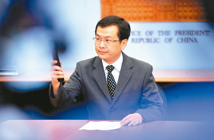 羅智強批"小蔡英文"投機政客:選前喊廢死 選后裝死 羅智強批"小蔡英文"投機政客:選前喊廢死 選后裝死