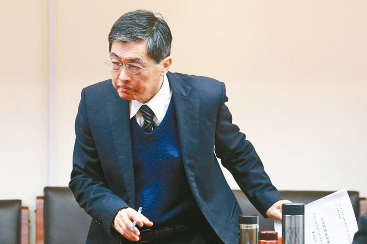 臺"環(huán)保署長"被氣得閃辭 國民黨吁民進(jìn)黨落實(shí)謙卑 臺"環(huán)保署長"被氣得閃辭 國民黨吁民進(jìn)黨落實(shí)謙卑