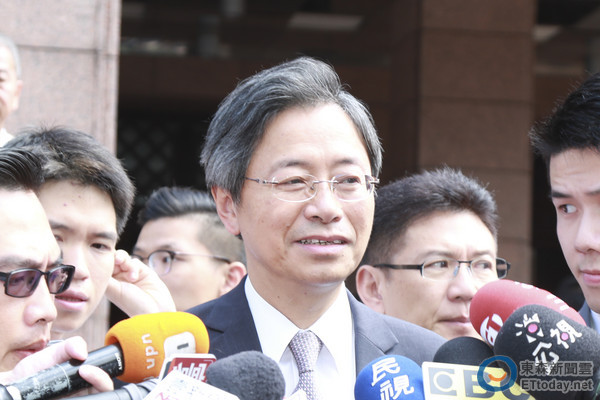 張善政率“內(nèi)閣”總辭 馬英九當(dāng)局進(jìn)入看守期 張善政率“內(nèi)閣”總辭 馬英九當(dāng)局進(jìn)入看守期