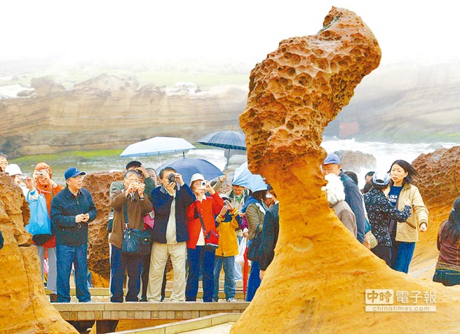 赴臺大陸游客人數(shù)大減 臺旅游業(yè)“黑色六月”應(yīng)驗 赴臺大陸游客人數(shù)大減 臺旅游業(yè)“黑色六月”應(yīng)驗