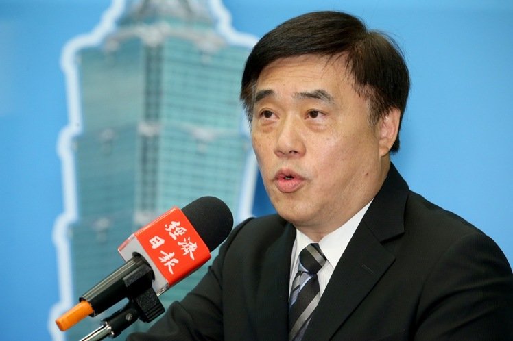 國民黨副郝龍斌批評民進黨當局“內(nèi)斗內(nèi)行,外斗軟弱”。 國民黨副郝龍斌批評民進黨當局“內(nèi)斗內(nèi)行,外斗軟弱”。