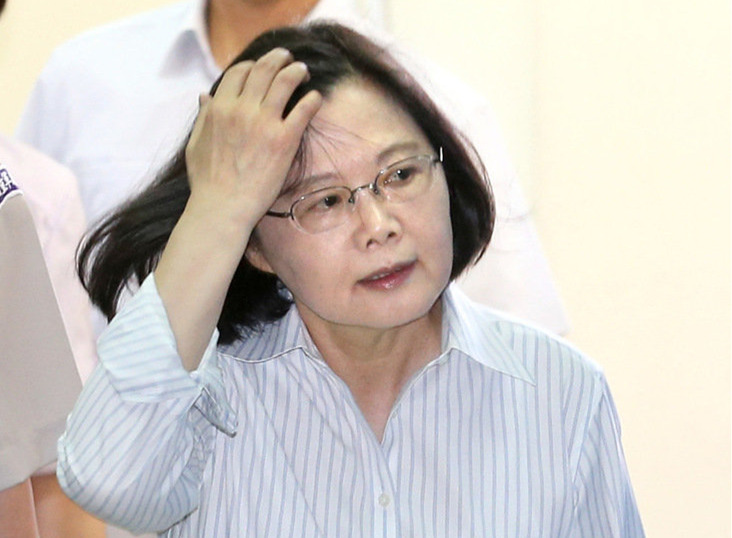 臺媒:蔡英文任后出包不斷 執政百日前迎最嚴重挫敗 臺媒:蔡英文任后出包不斷 執政百日前迎最嚴重挫敗