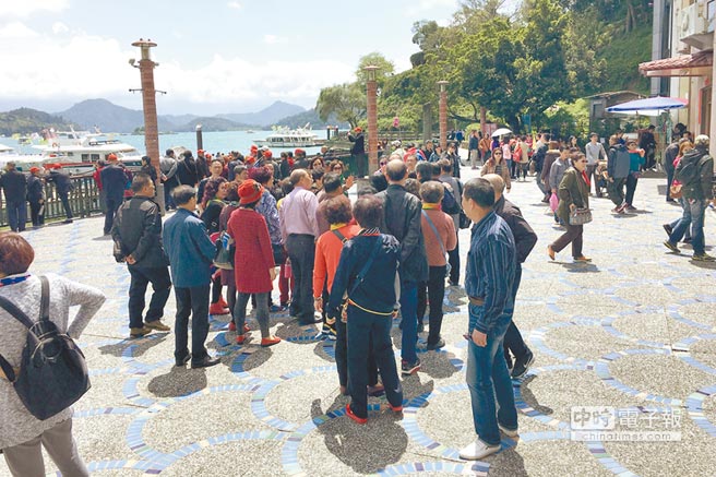 臺(tái)旅游業(yè)因陸客銳減面臨倒閉潮 吁當(dāng)局承認(rèn)"九二共識(shí)" 臺(tái)旅游業(yè)因陸客銳減面臨倒閉潮 吁當(dāng)局承認(rèn)"九二共識(shí)"