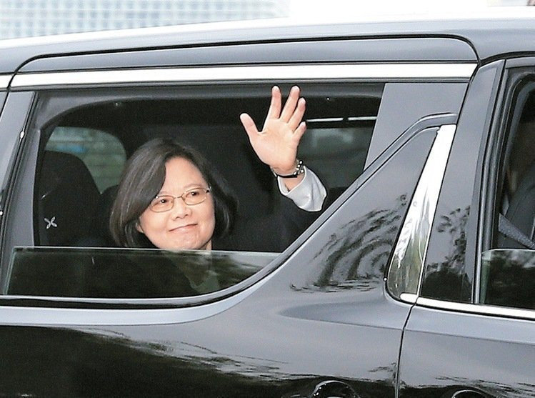 臺(tái)媒:蔡英文當(dāng)局花錢(qián)如流水 卻要人民共體時(shí)艱 臺(tái)媒:蔡英文當(dāng)局花錢(qián)如流水 卻要人民共體時(shí)艱