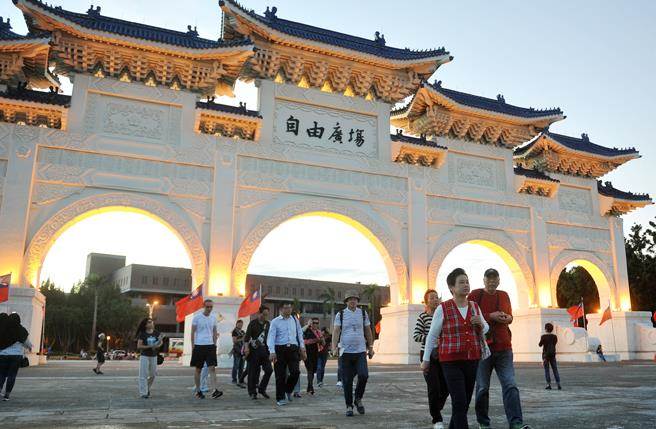 9��ꑿ͸��_���E�p��4�� �_�^�ⲿ�T�M�Ō�����������