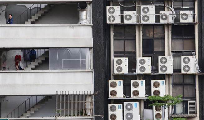 秋冬缺電危機頻傳,“立委”關切臺化汽電共生廠關廠是否影響供電,“經濟部長”李世光直言“會”影響 秋冬缺電危機頻傳,“立委”關切臺化汽電共生廠關廠是否影響供電,“經濟部長”李世光直言“會”影響