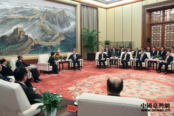 俞正聲會(huì)見(jiàn)中國(guó)國(guó)民黨主席洪秀柱 俞正聲會(huì)見(jiàn)中國(guó)國(guó)民黨主席洪秀柱