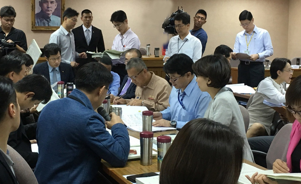 “立法院”對臺灣防務部門預算進行逐項審查 “立法院”對臺灣防務部門預算進行逐項審查