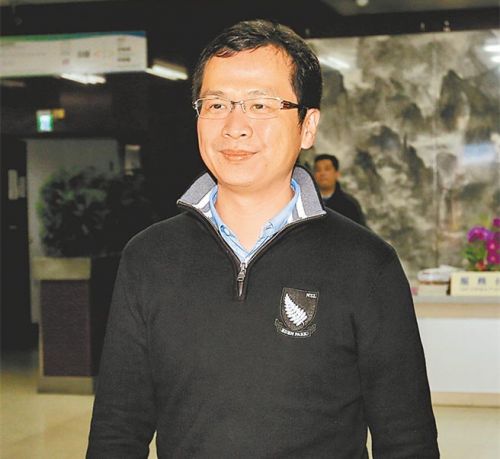 臺法院裁定"黨產會違法" 羅智強:顧立雄是蔡豬隊友 臺法院裁定"黨產會違法" 羅智強:顧立雄是蔡豬隊友