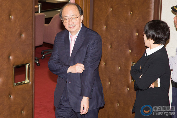 柯建銘告馬英九 羅智強嘆:是非被埋進了棺材! 柯建銘告馬英九 羅智強嘆:是非被埋進了棺材!