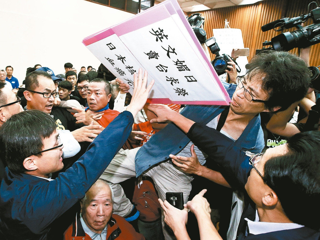 ������Ժ���������_�ձ�ʳƷݔ�_�� ���������cȼ��ط���_����13���ڡ��r�Z���e�У����h�]�_ʼ�ʹ�y���p��������