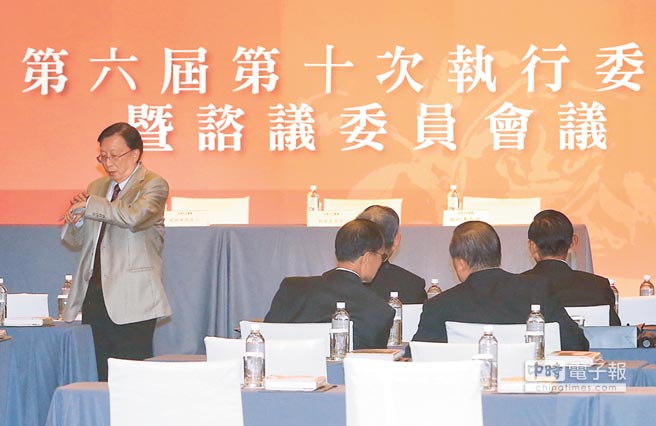 劉兆玄辭職 吁蔡英文勿"一手當會長,一手去中國化" 劉兆玄辭職 吁蔡英文勿"一手當會長,一手去中國化"