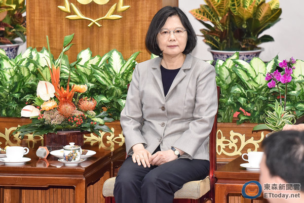 ��Ӣ�����p�˄e̫������ �����h�᣺�����ߵİ���