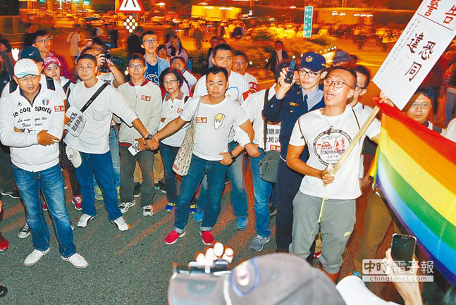 �_���н�18�f��푑�(y��ng)����ͬ�Ի����F�w̖�٣��Ͻ֏��ұ��_���޸ġ��񷨡�����ƽ�����Ĳ��M���D���_�����Ҹ��˾S���M�ˆT������ͦͬ����ʿ��������ý�w���L