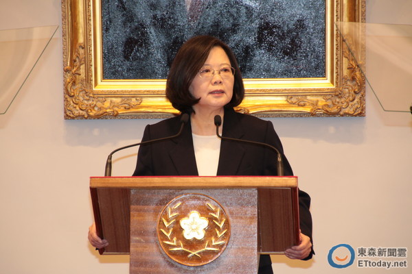 邱毅預言:蔡英文政權會崩潰垮臺 兩岸將完成統一 邱毅預言:蔡英文政權會崩潰垮臺 兩岸將完成統一