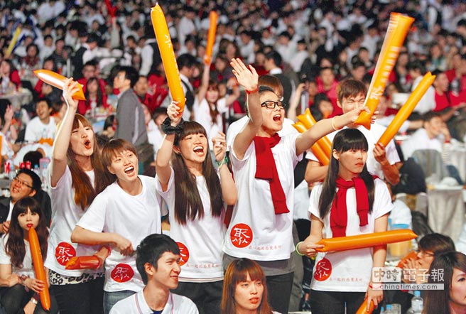 強制出席尾牙算加班? 臺當局新規惹議 強制出席尾牙算加班? 臺當局新規惹議