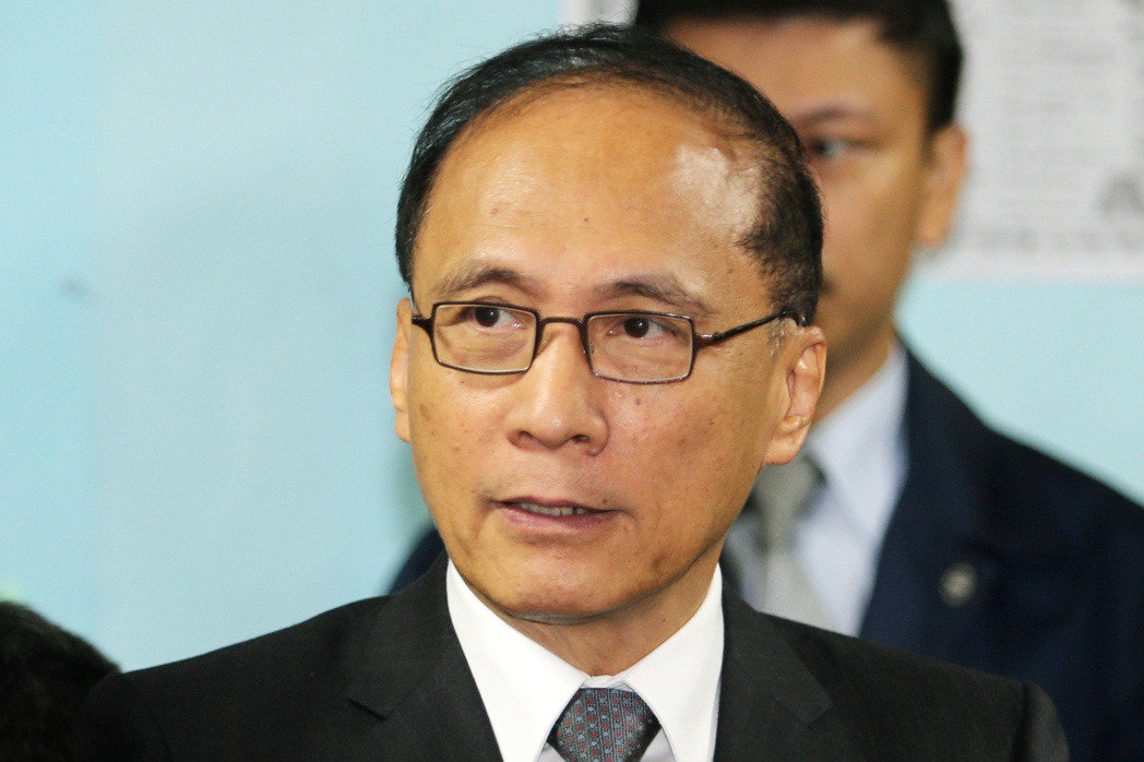 “一例一休”帶動漲價? 林全挨罵后改口:是假議題 “一例一休”帶動漲價? 林全挨罵后改口:是假議題