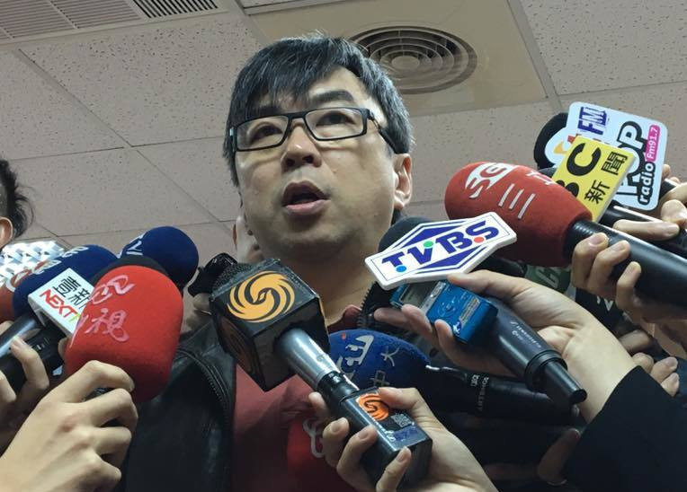 羅智強:蔡當局沒政績卻努力撕裂族群 無能政黨最惡毒 羅智強:蔡當局沒政績卻努力撕裂族群 無能政黨最惡毒