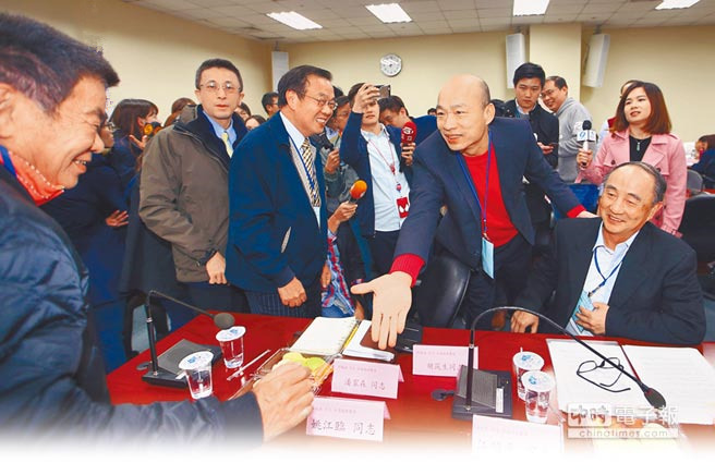 國民黨主席選舉13日起聯署 時間由10天放寬到62天 國民黨主席選舉13日起聯署 時間由10天放寬到62天