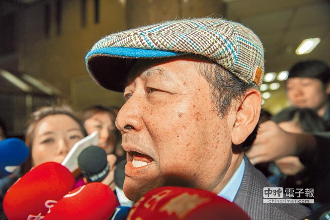 曹啟鴻“女秘書風波”添內(nèi)幕:秘書干政引內(nèi)部不滿 曹啟鴻“女秘書風波”添內(nèi)幕:秘書干政引內(nèi)部不滿