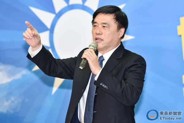 國民黨主席選舉民調(diào)顯示郝龍斌領(lǐng)先 洪秀柱隨其后 國民黨主席選舉民調(diào)顯示郝龍斌領(lǐng)先 洪秀柱隨其后