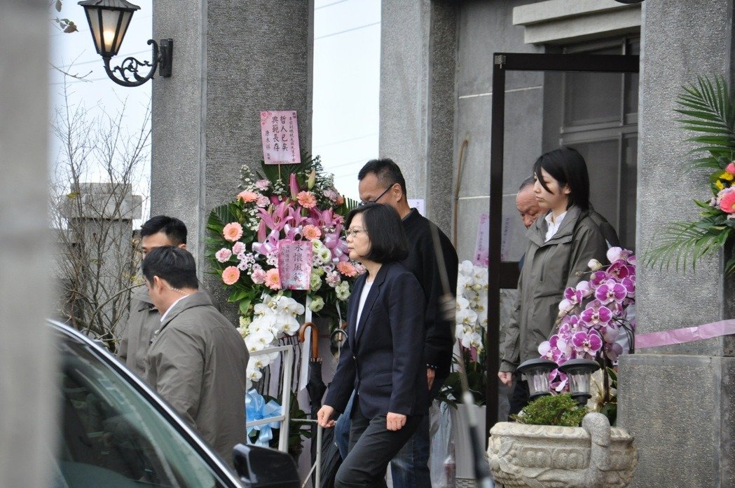  ��Ӣ��ǰ����Ԫ����լ�°� �������S�ăHͣ��5���