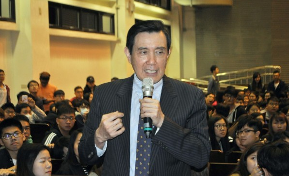 馬英九談服貿協議仍躺“立院” 直言“想起來很嘔” 馬英九談服貿協議仍躺“立院” 直言“想起來很嘔”