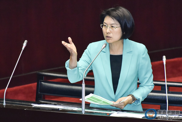 民進(jìn)黨因市長(zhǎng)選舉開(kāi)打!林岱樺:民調(diào)第二才被當(dāng)標(biāo)靶 民進(jìn)黨因市長(zhǎng)選舉開(kāi)打!林岱樺:民調(diào)第二才被當(dāng)標(biāo)靶