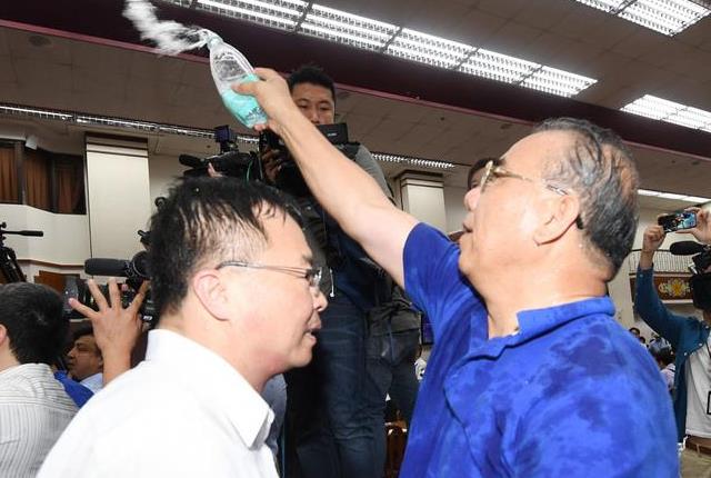 �����h�߹�����̮���ǰհӋ������Ȼ��Ұ��Ұһ��