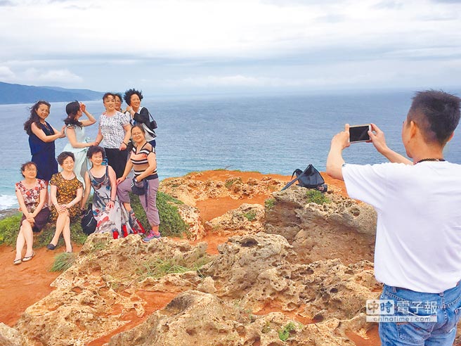 陸客人數全面減少 島內店鋪接連關門外資也準備撤離 陸客人數全面減少 島內店鋪接連關門外資也準備撤離